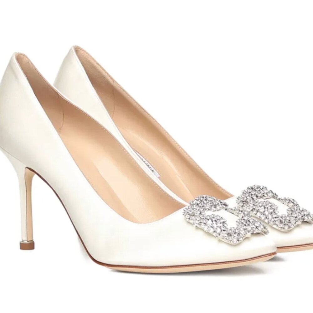 Manolo Blahnik crystal-embellished Heel Pumps Hangisi